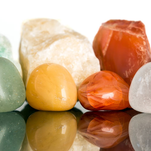 Mit Edelsteinen das Trinkwass...