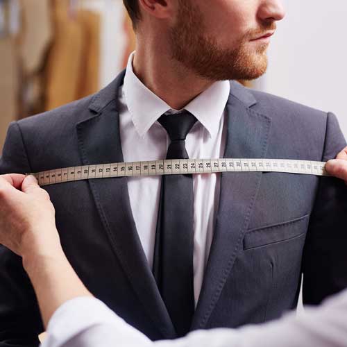 Maßgeschneiderter Anzug onlin...